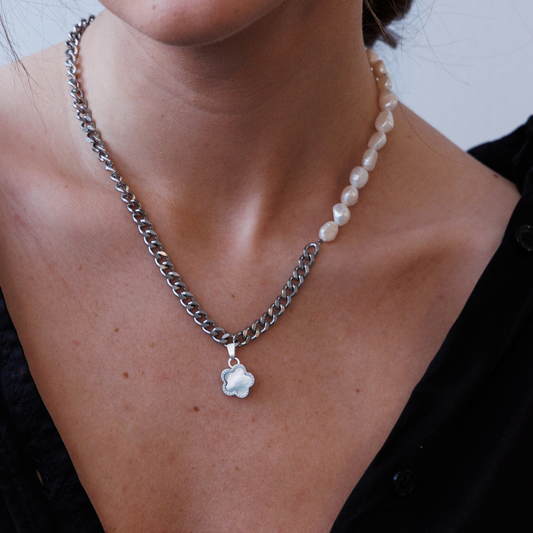 Omer Half Pearl Silver Necklace