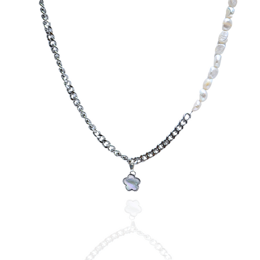 Omer Half Pearl Silver Necklace